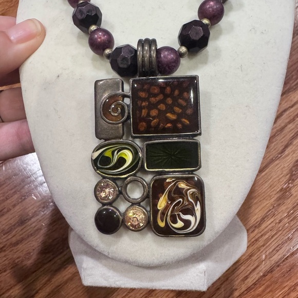 Elegant Purple Beaded Necklace - Picture 2 of 3